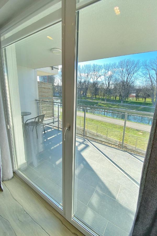 Capital Towers - Apartament Green Z Widokiem Na Rzeke Жешув Экстерьер фото